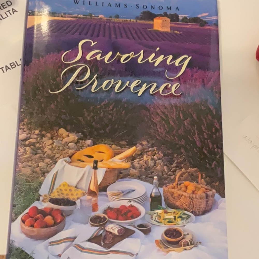 🎉 Savoring Provance Cookbook!